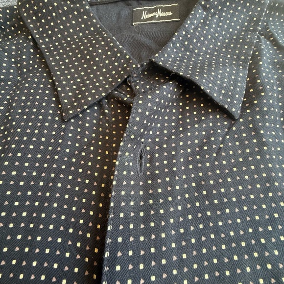 Neimus Marcus Mens Black shirt 2X Gold  & Brown Shapes Short Sleeve Silk Blend - Picture 8 of 10